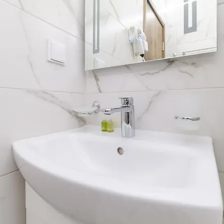 Ldv 13 1-bedroom Free Private Parking Appartement